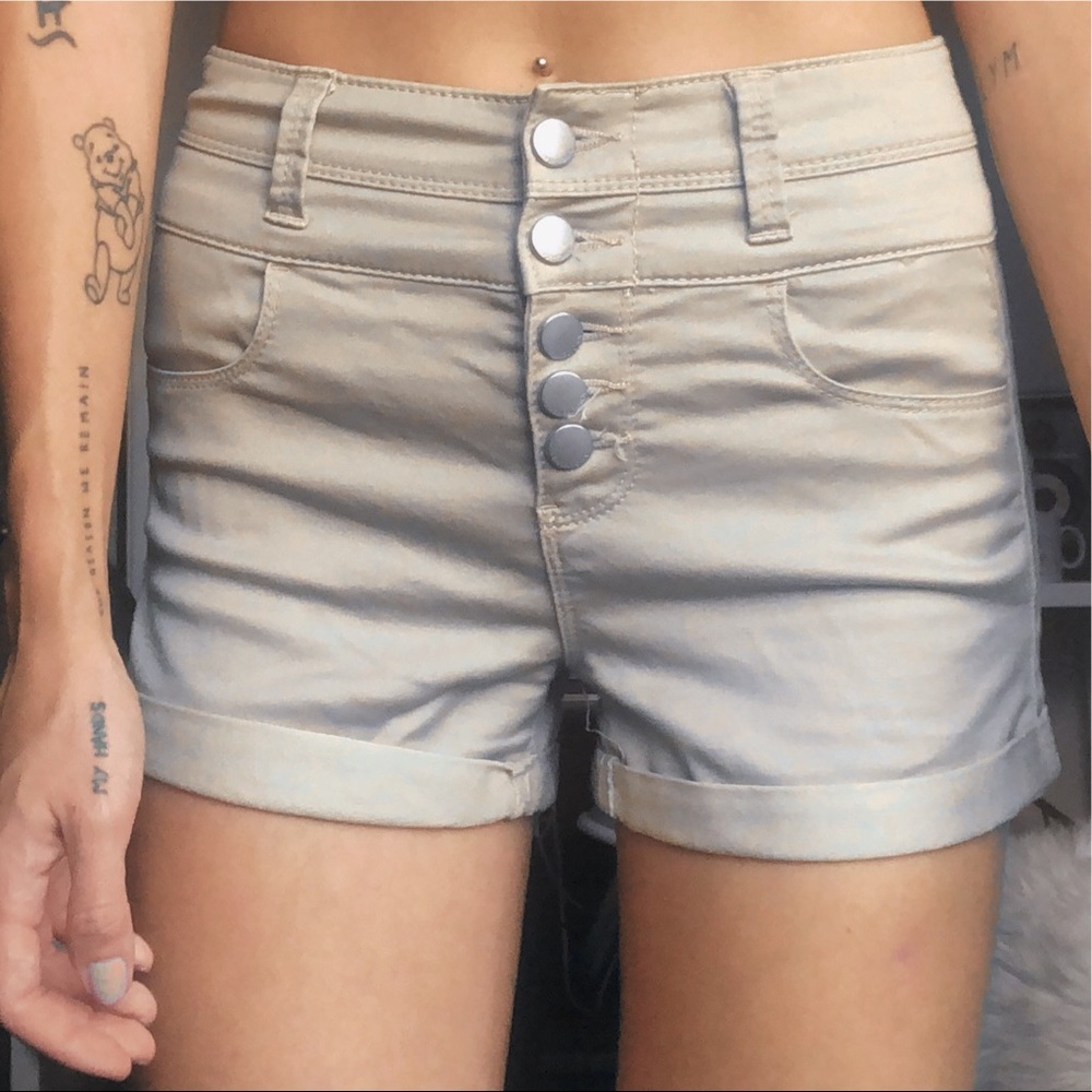 High waisted Khaki Shorts